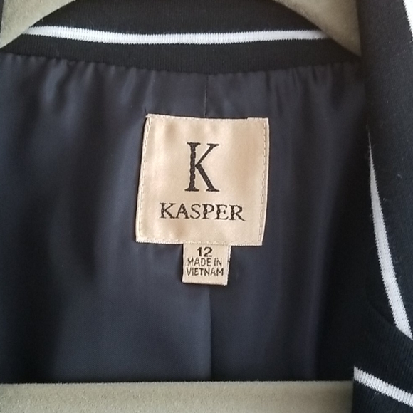 Blzer - Picture 3 of 3